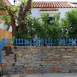 בית נופש Small Traditiional Near The Shops And Restaurants In Korissia, Kea Ioulis