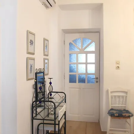 Small Traditiional Near The Shops And Restaurants In Korissia, Kea *