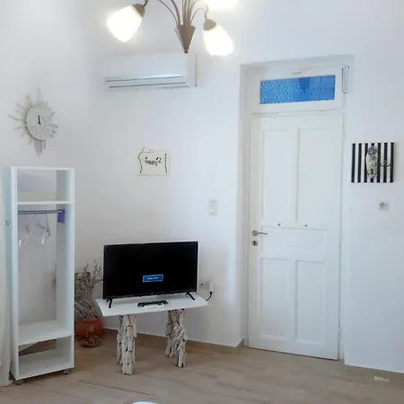 Small Traditiional Near The Shops And Restaurants In Korissia, Kea בית נופש *