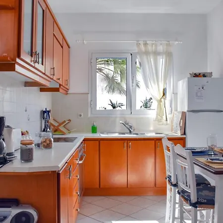 Small Traditiional Near The Shops And Restaurants In Korissia, Kea * Ioulis
