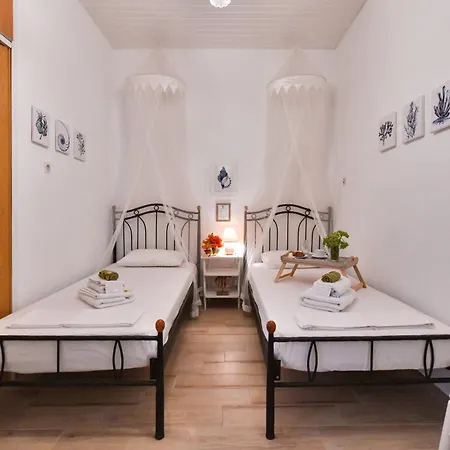 Small Traditiional Near The Shops And Restaurants In Korissia, Kea Σπίτι διακοπών