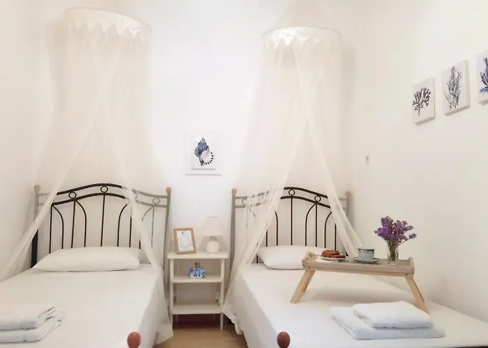 Small Traditiional Near The Shops And Restaurants In Korissia, Kea Dom wakacyjny